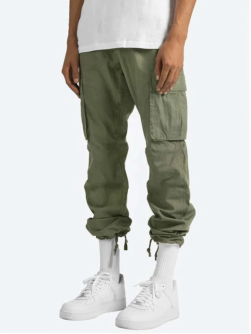 Estilo urbano con pantalón cargo