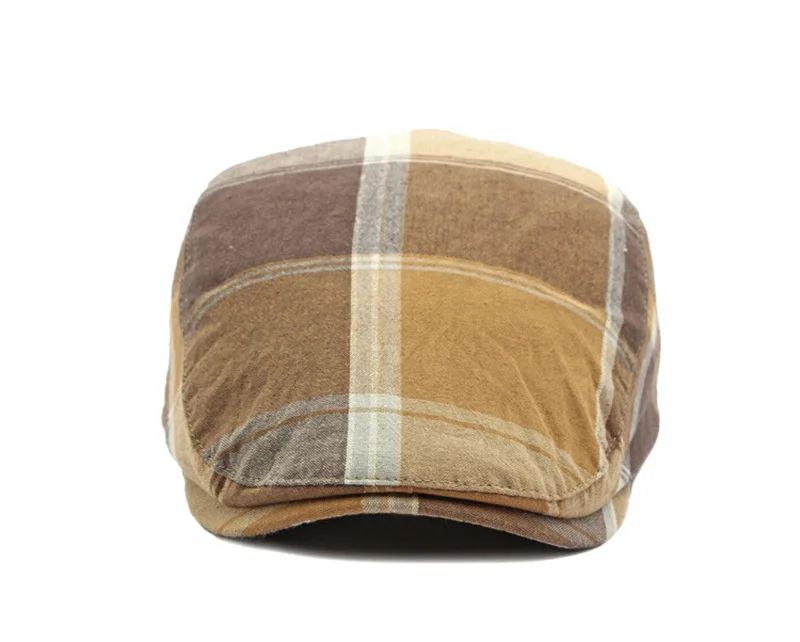 Vista lateral de la gorra plana con visera