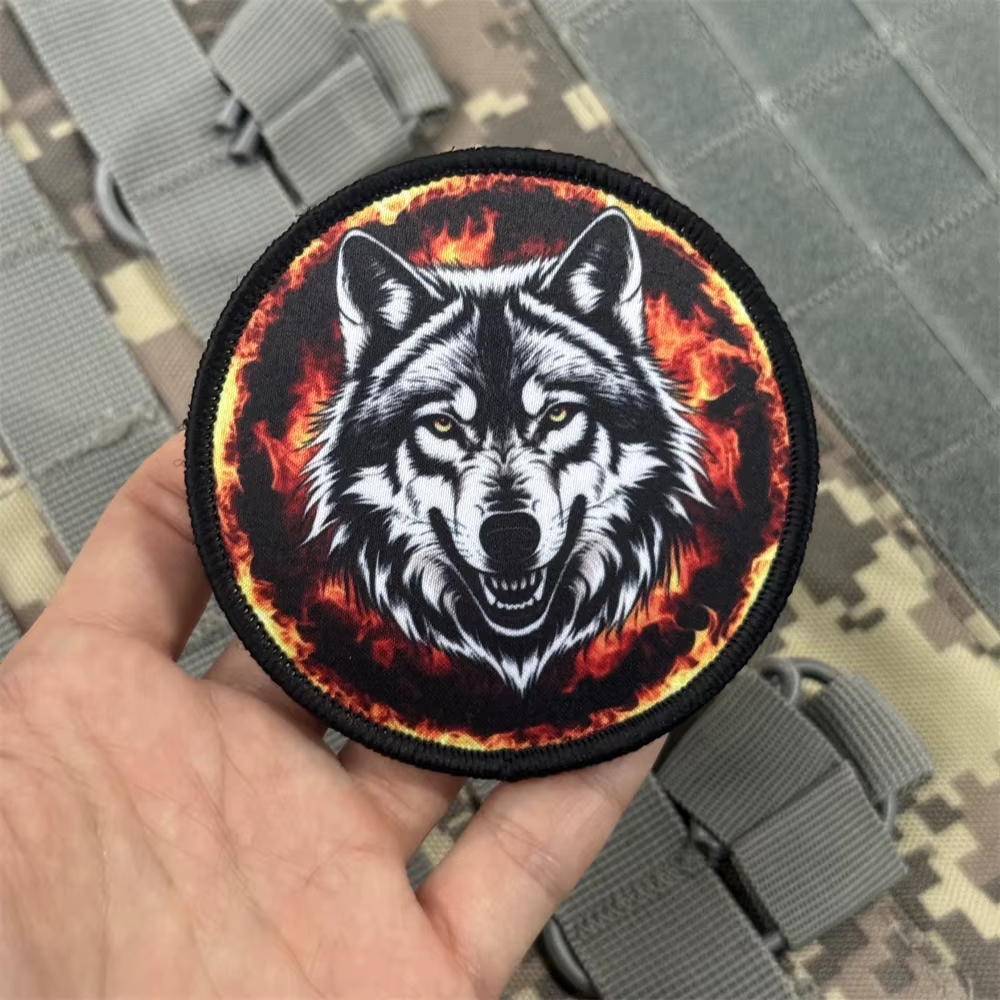 Parche táctico Wolf Chevron MOLLE insignia moral militar - imagen 3