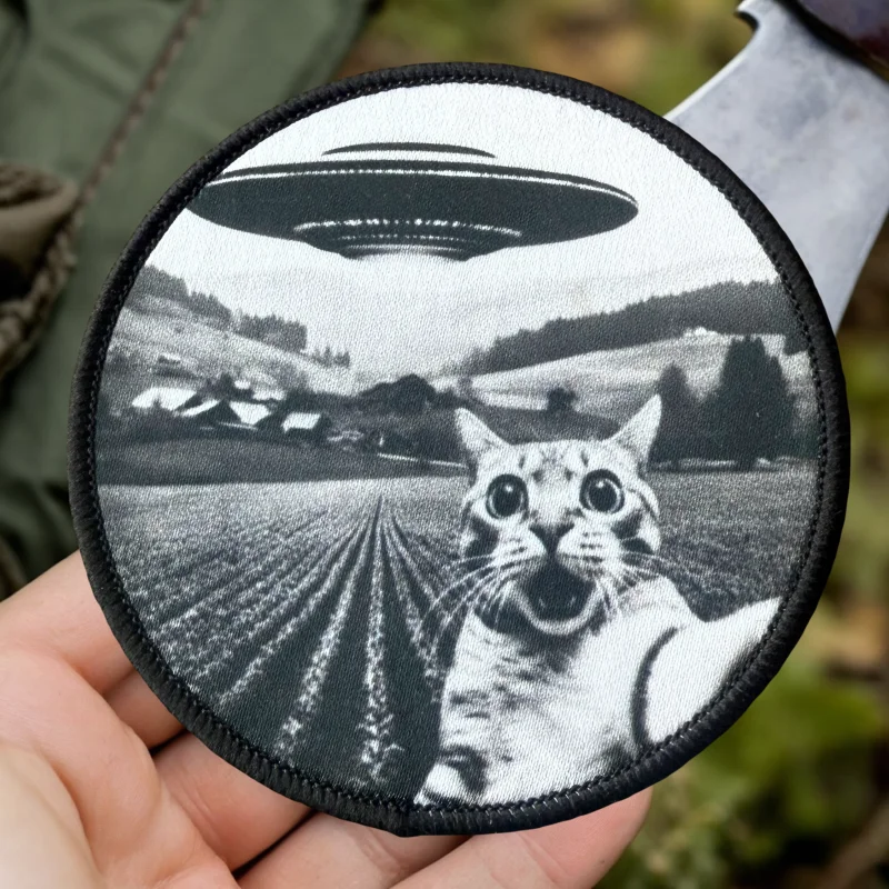 Parche táctico bordado OVNI gato con cierre velcro para mochila - imagen 4