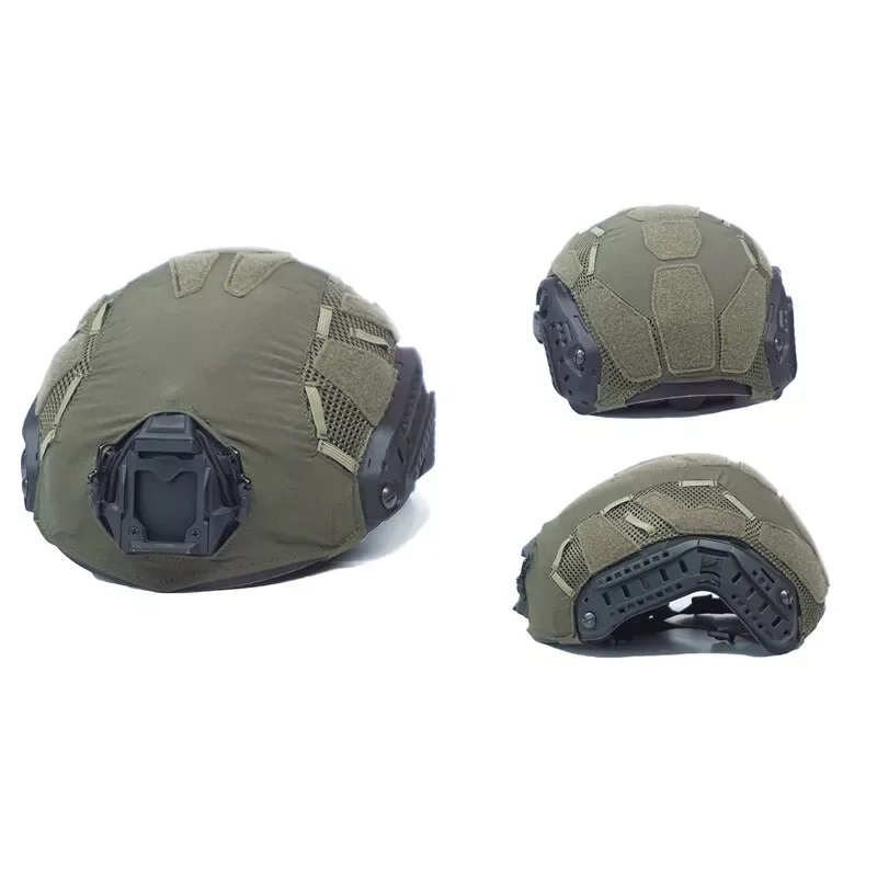 Funda de casco táctico en color negro con textura de tela elástica