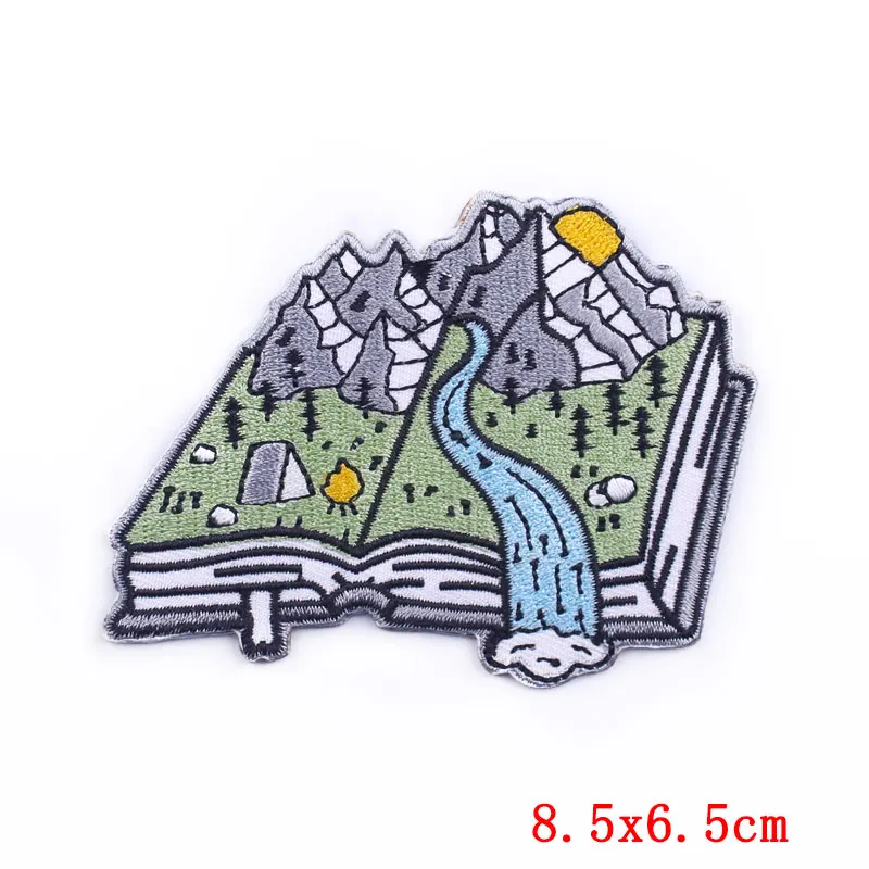 Parches con detalle de bosque y lago