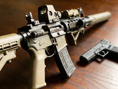 Réplicas de airsoft detalladas mostrando la calidad y realismo de los acabados.